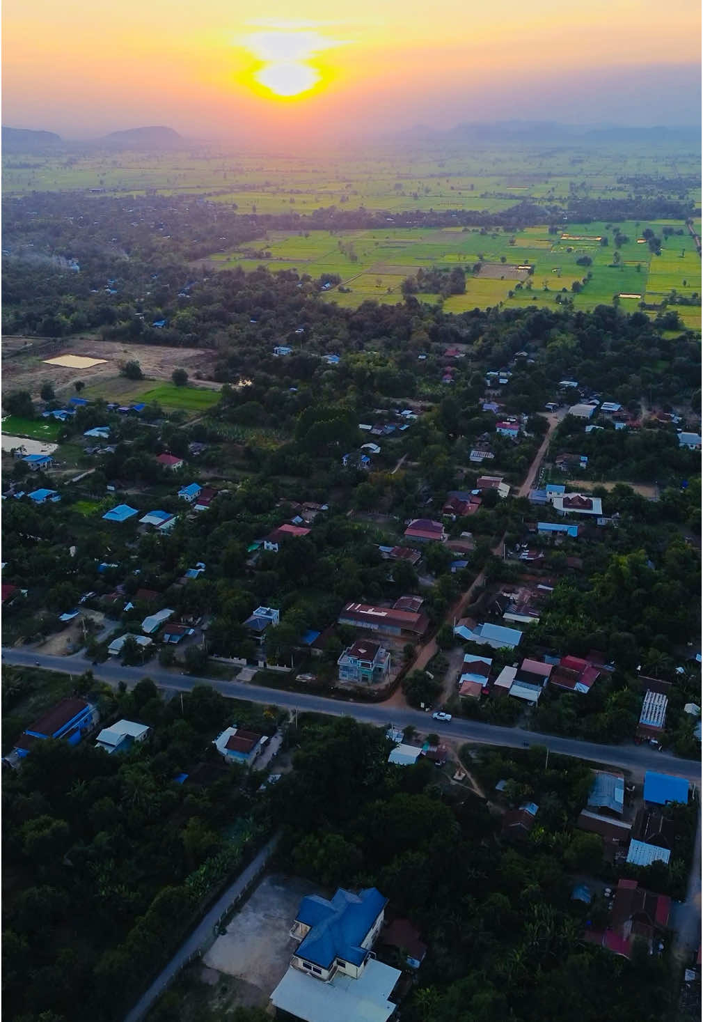 Good evening 🌇🤍✨#battambang #Drone #Djimini3 #viral #foryoupage #foryou #fyp 