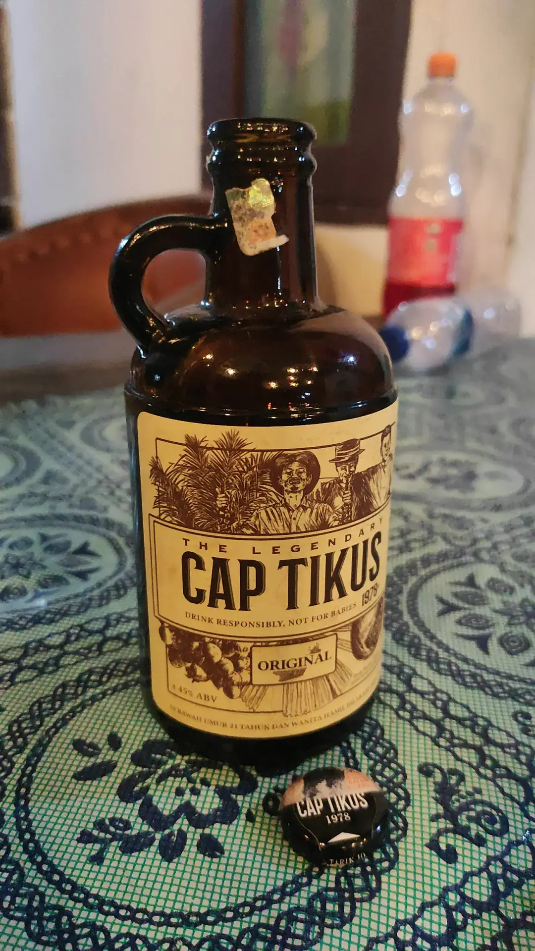 1,2 dan 3 kumulai membuka tutup botolnya  the legendary cap tikus, drink responsibly, not for babies #captikus #original #originalflavor 