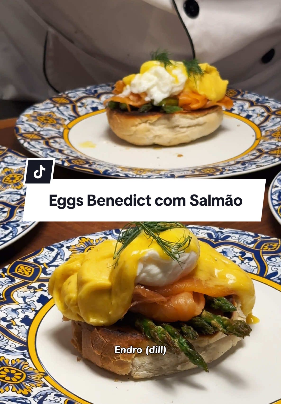 O Eggs Benedict com Salmão, ou Ovos Beneditinos, é um prato clássico dos menus de brunch ao redor do mundo e são especialmente apreciados por aqueles que buscam um café da manhã mais elaborado. 🤌🏼 Nessa minha versão, fiz uma camada de brioche seguida de aspargo, salmão defumado, ovo pochê e molho hollandaise. Venha ver como é fácil! 👨🏼‍🍳 Ingredientes para essa receita: Gema de ovo Pimenta do reino Sal Vinagre de maçã Limão siciliano Manteiga clarificada Brioche Manteiga Aspargo Salmão defumado Azeite Ovo Endro (dill) Dica especial: - Adicione a manteiga clarificada aos poucos