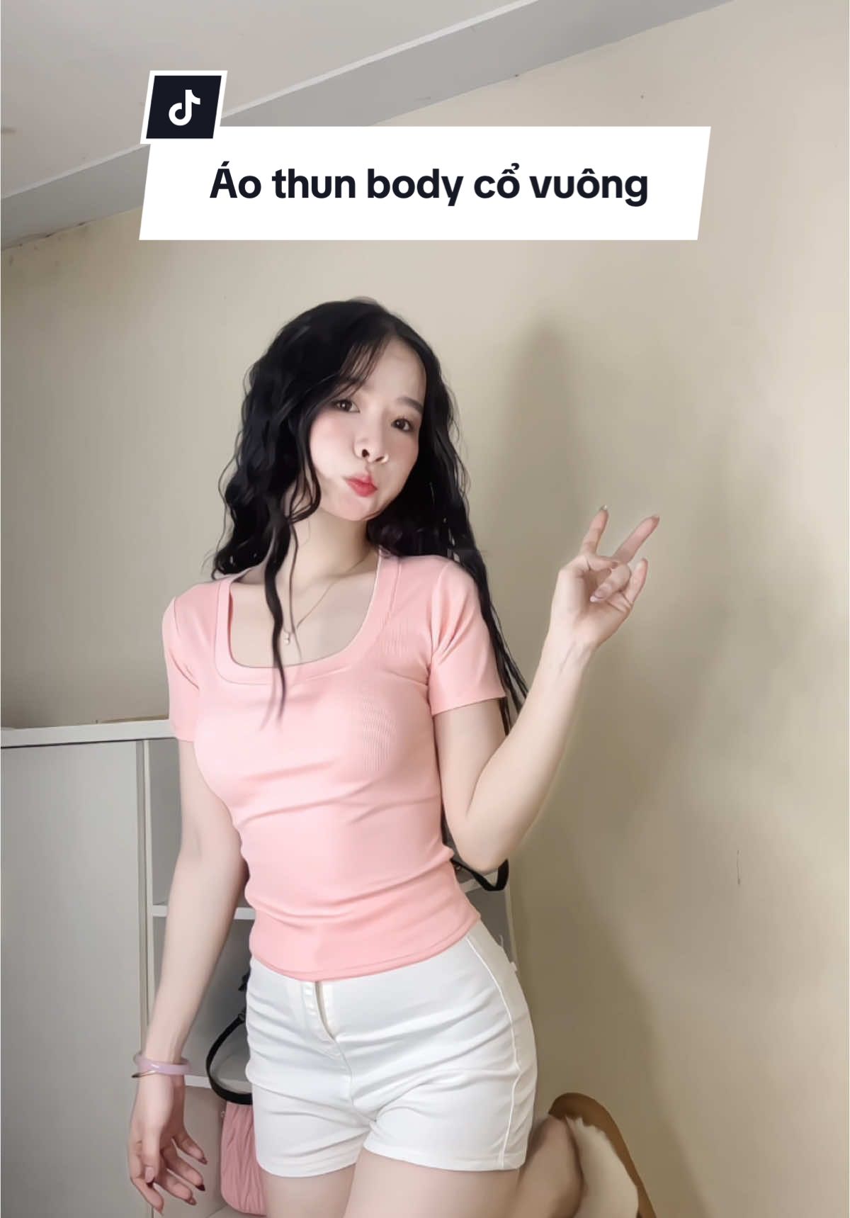 có mấy chụccc hoyyy#reviewquanao #aothunbody #aocovuong #aokieunu #outfit #xuhuongtiktok2025 #viral 