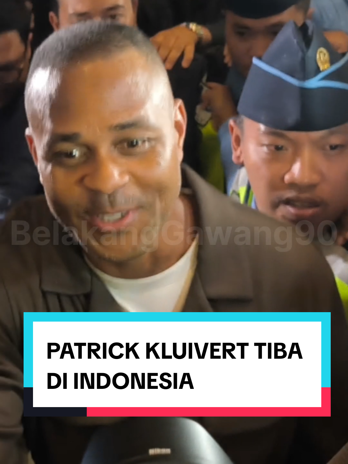 DIKAWAL KETAT !MOMEN PATRICK KLUIVERT TIBA DI INDONESIA! #timnasindonesia #patrickkluivert #fyp 