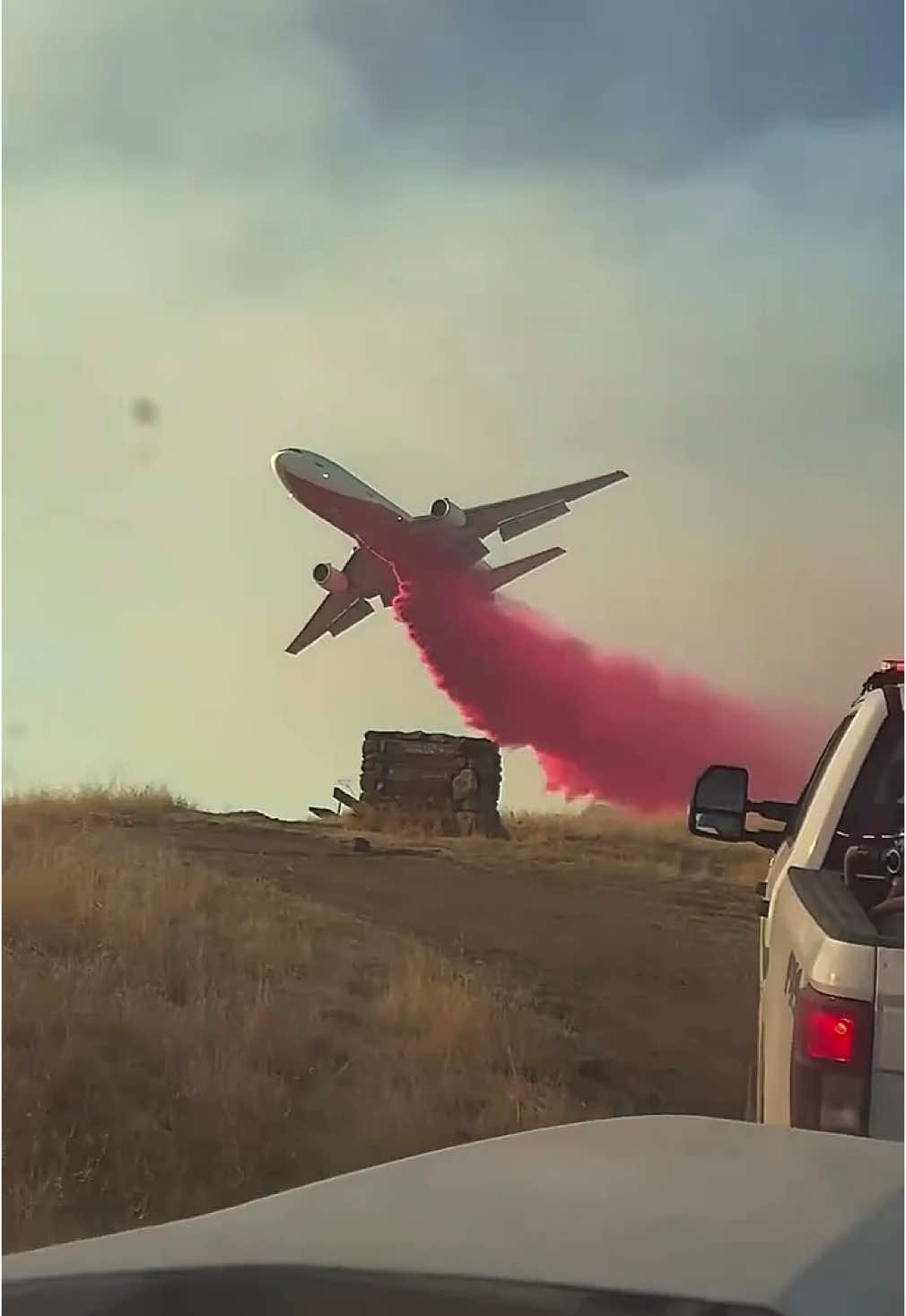 California firefighters.. these pilots are incredible. God bless.  #lafires #firefighters 