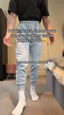 Time to switch it up #joggers #gym #fyp #spotlight #GymTok #foryoupagе #creatorsearchinsights #tracksuit 