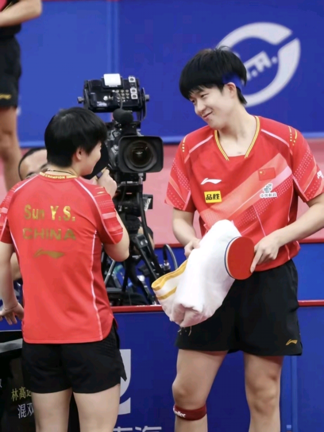 Chủ chin à sao để nhỏ em tìm kìa 🤣🤣🤣🤣#datou #tabletennis #wangchuqin🦁 #sunyingsha #sunyingsha🏓 #shasha #wangchuqinsunyingsha #🦁🏓🦈 #shatou #wangchuqin王楚钦 #xuhuong 