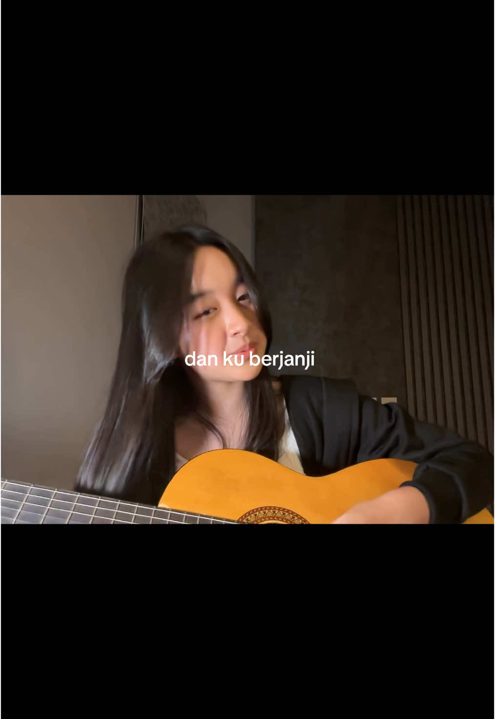 memilikimu adalah anugerah terindah untuk dirikuuu 🙋🏻‍♀️ #anugrahterindah #andmesh #covergitar #coverlagu #covercewek 