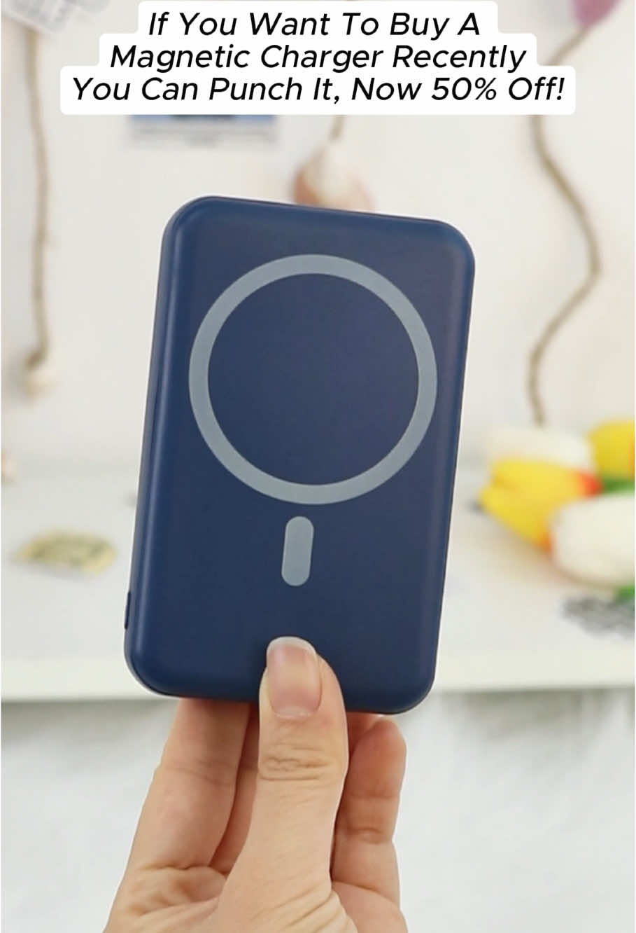 Shocking! This magnetic rechargeable can be so thin and fast-charging!#magneticharger #powerbank #wireless #charger #fyp #viral #portablecharger #TikTokShop 