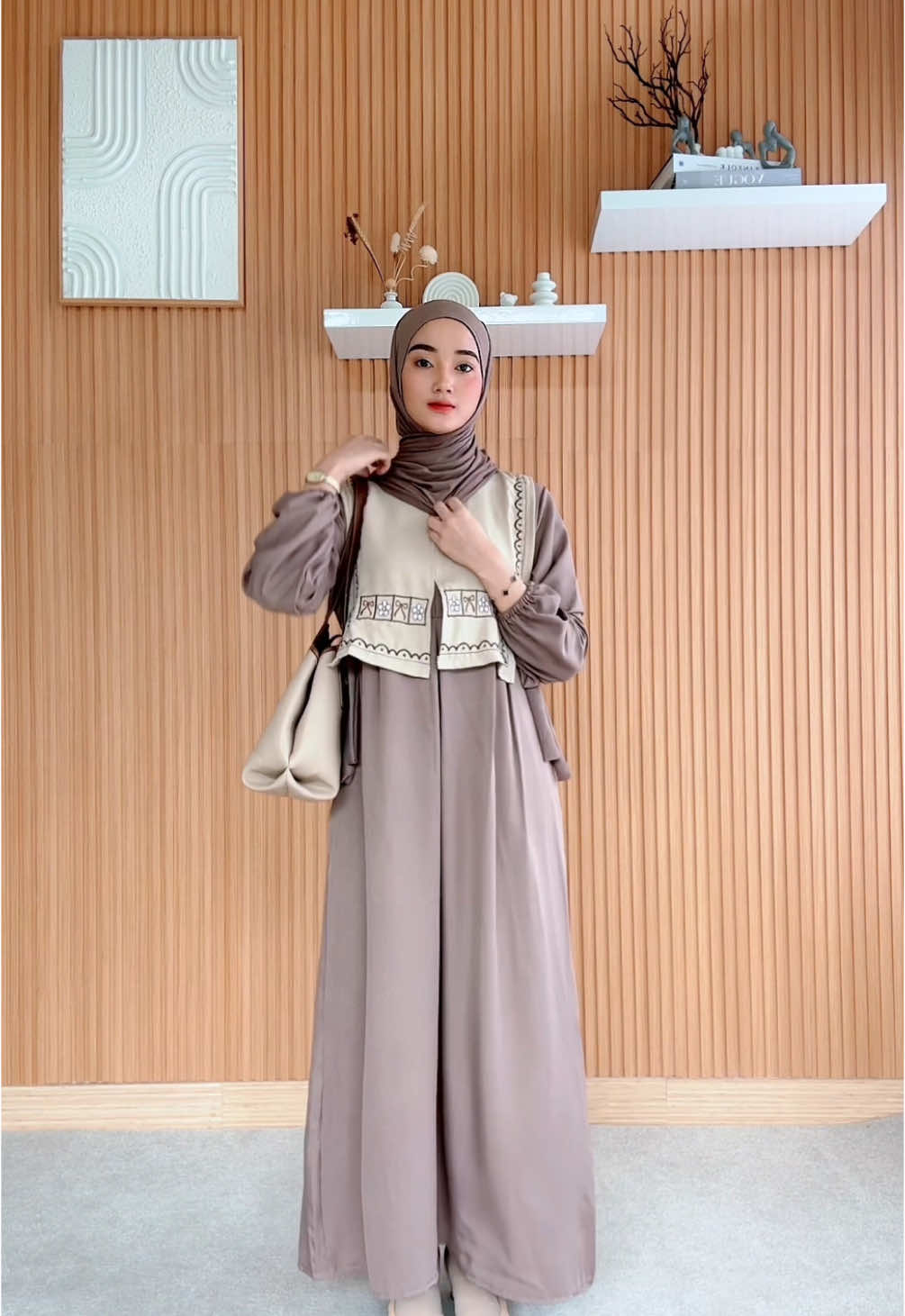 nyicil dress buat lebaran mulai dr skrg gasih?!🤭 @HIJAB GEULISH 