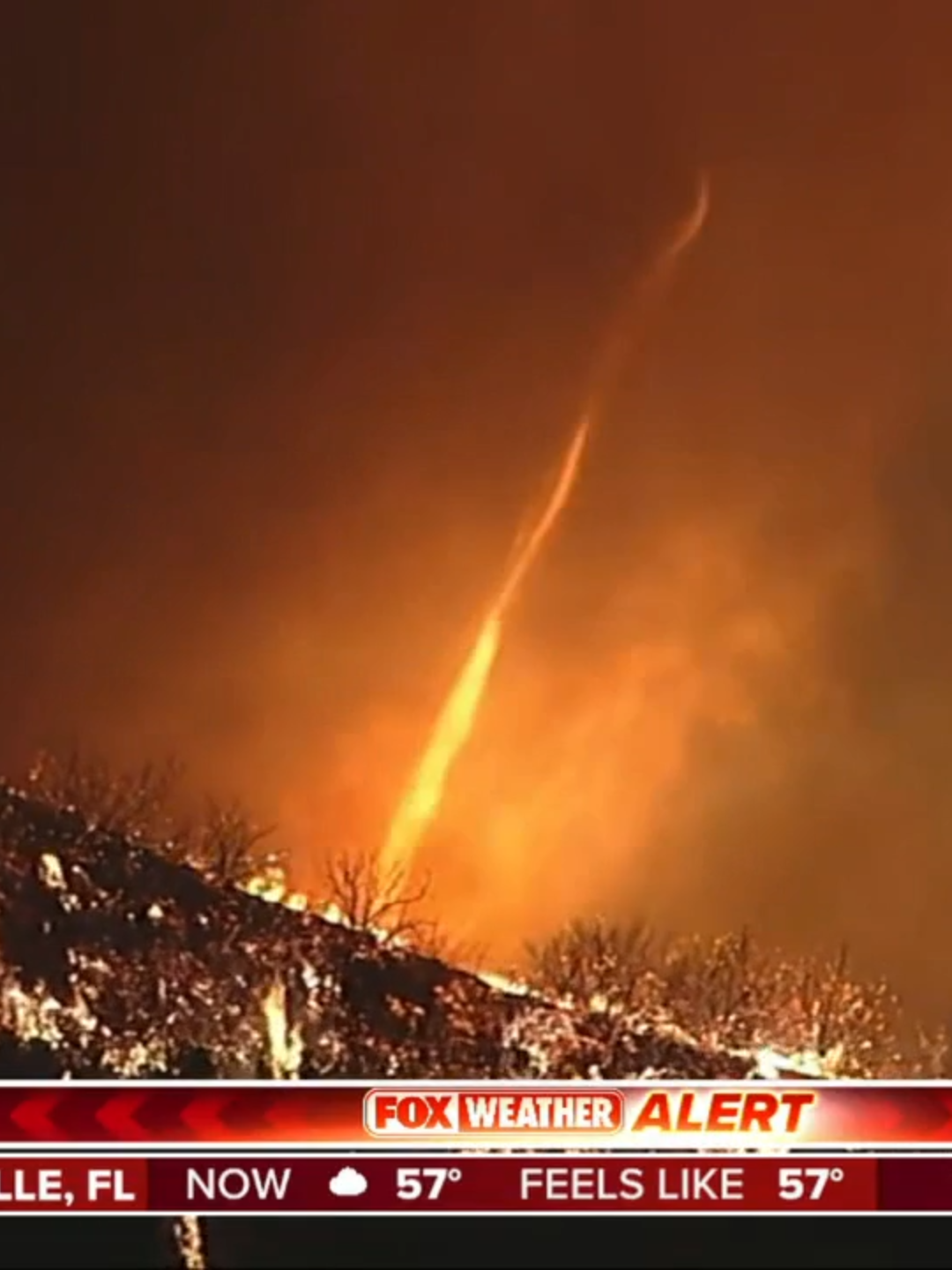 A large fire whirl, sometimes referred to as a 'firenado', was spotted spinning amid the Palisades Fire in Los Angeles on Friday night. #firenado #californiawildfires #palisades #palisadesfire #foxweather