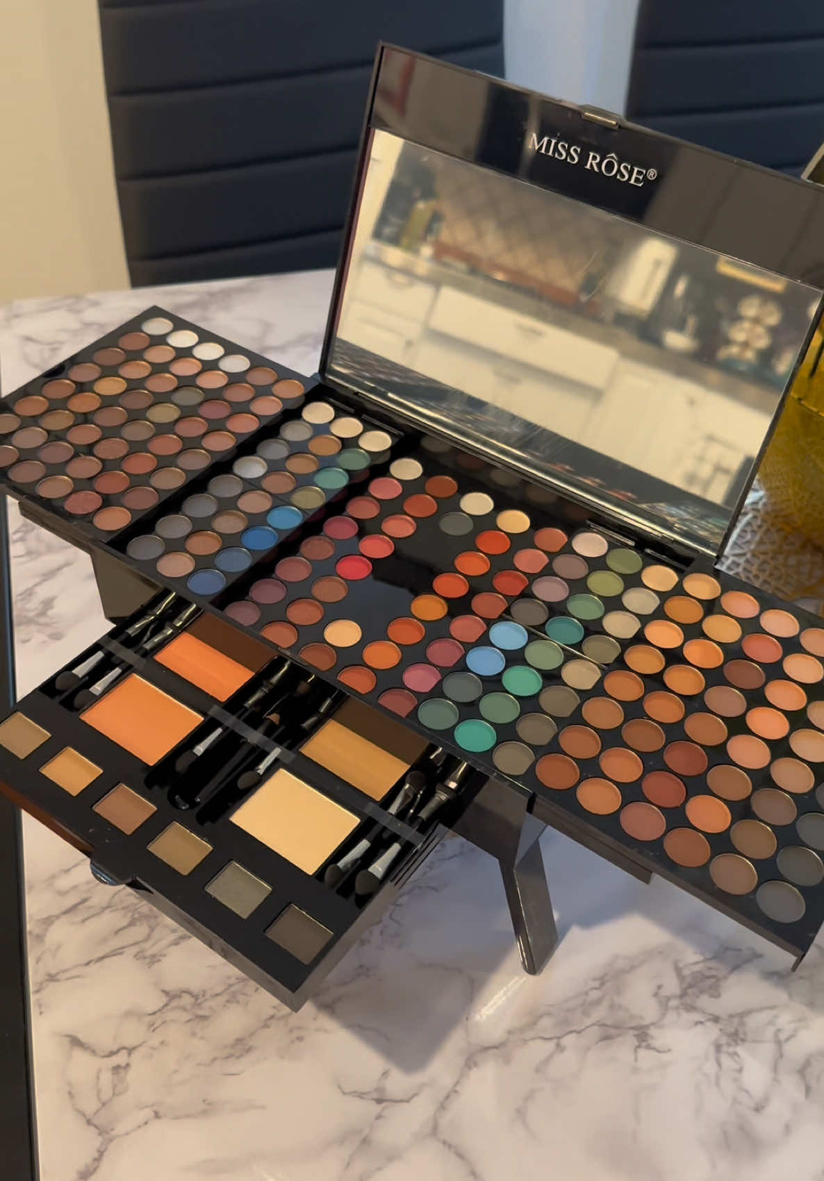 Paleta de maquillaje Profesional 😍#makeup #maquillaje #paletademaquillaje #sombras  #makeuppalette 