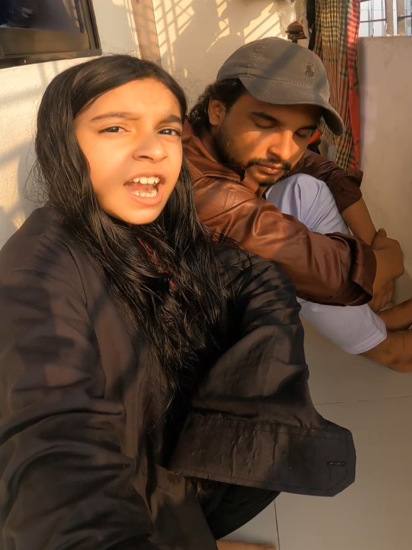 রাজার রাণী গোডভাই 🤣😁 #Love #fb #mawa #funnyvido #vairal_video #বাবার_রাজকন্যা💃💃🥰🥰 #vairal #baba #tiktobangladesh🇧🇩🇧🇩 #aaponislamrabbivoice #funnyvideos #suparman #fypシ 