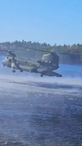 Why this Helicopter can’t land on water anymore! #aviation #helicopter #chinook #usmilitary #fighterjet #america 