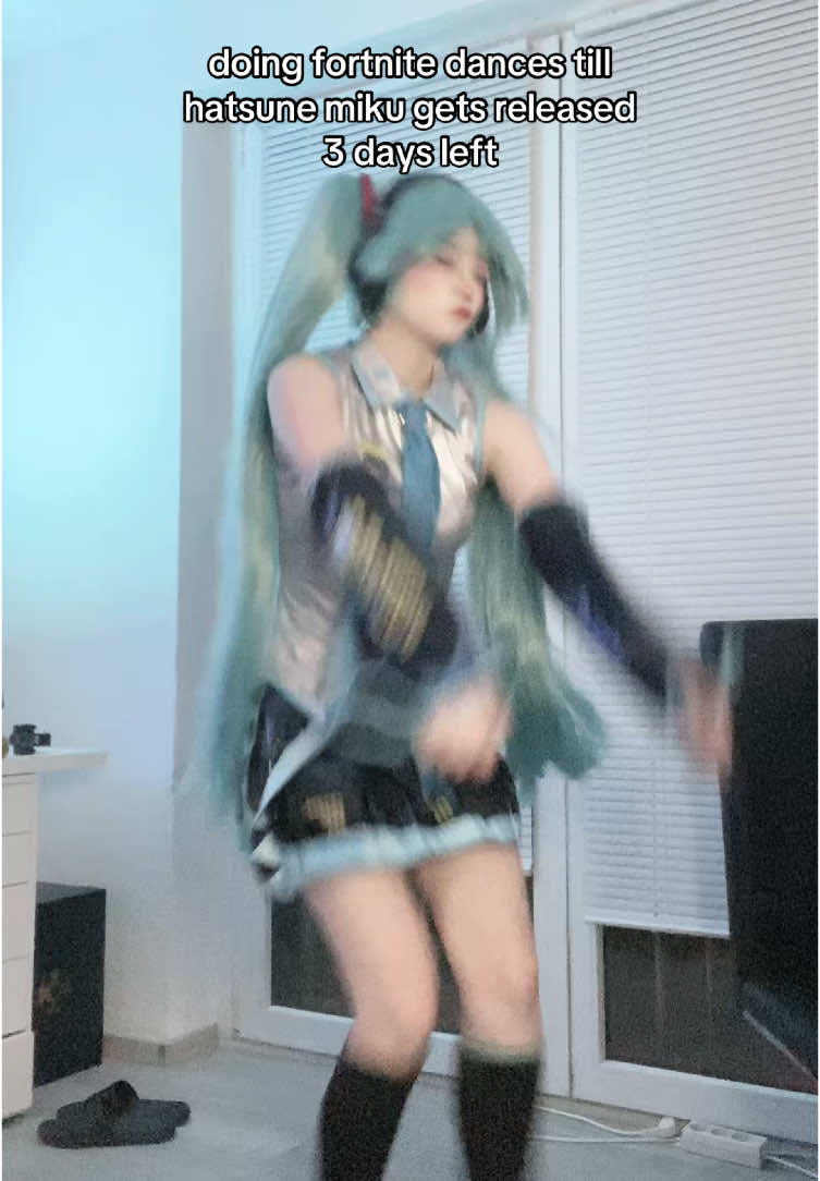 ppl asked for griddy, here it is 🔥 r u all still holding up? Almost there  #hatsunemiku #fortnite #dance #hatsunemikucosplay 