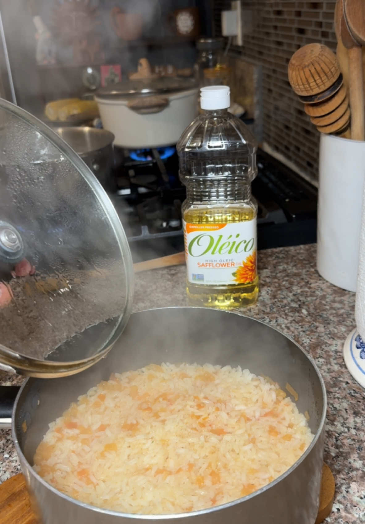 Receta de arroz fácil y rápido les encantará esta receta básica #yummy #cooking #tasty #Foodie #deli #fyp #foryoupage #foryou #EasyRecipes #arrozrojo #recetadearroz 