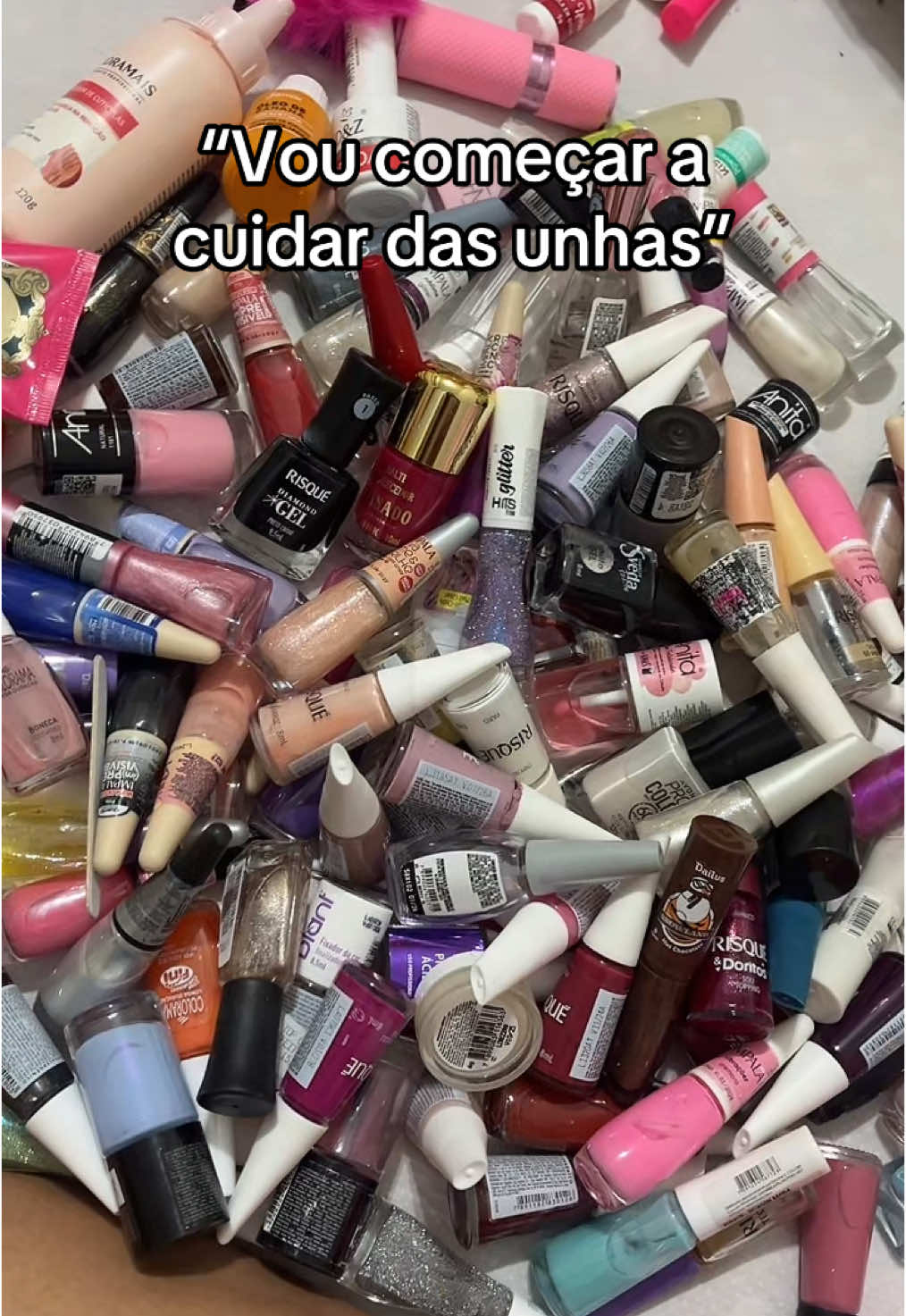 116 vidrinhos na coleção #esmaltes #cuidadosunhas #unhas #esmaltação #nails 