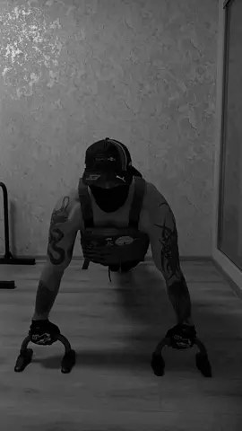 #strong #fyp #pushups #fitnessmotivation #homeworkout #forupage 