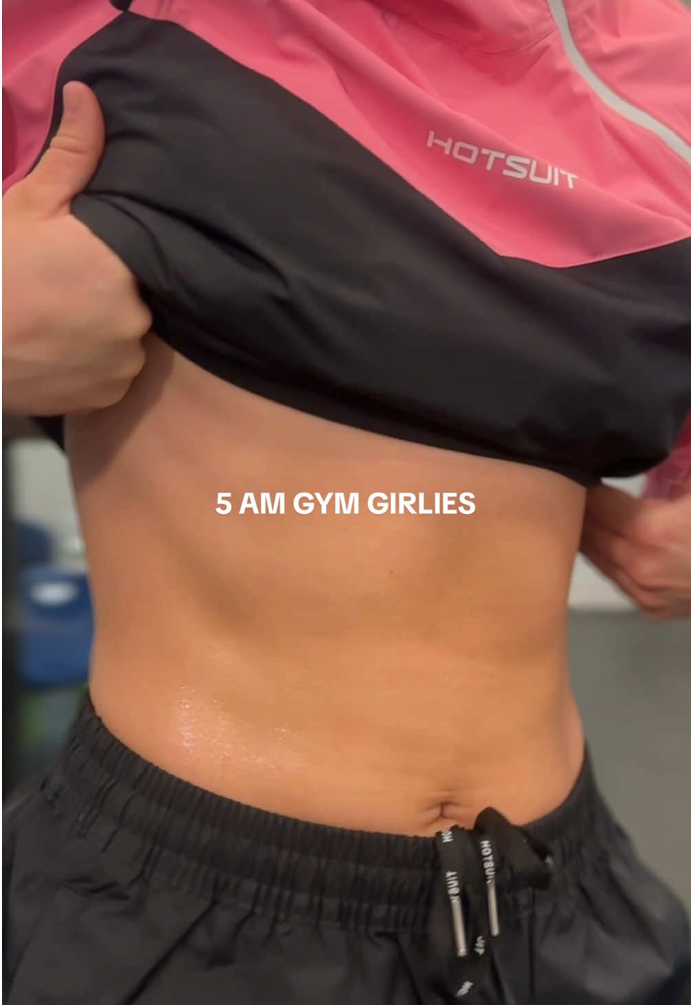 Hotsuit + Stairmaster at 5am? I feel like I can RUN THE DAY! 🔥😭 #hotsuit #saunasuit #sweatsuit #sweatsuits #5am #5amclub #5ammorningroutine #gymmotivation #fitnessmotivation #womenfitness #vamosmisamores 