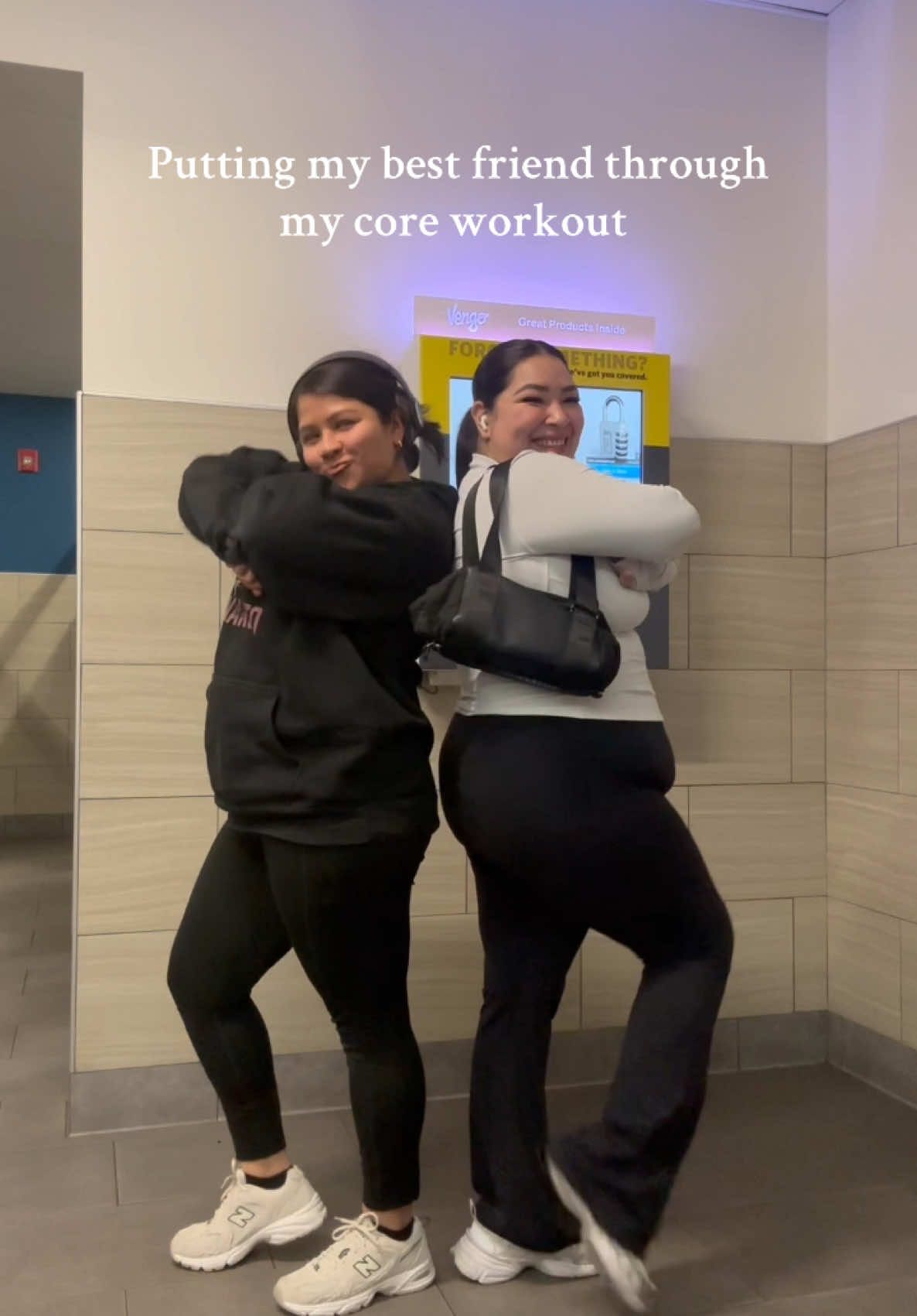 Core workout with my best friend 🤍 #gymgirl #bodypositivity #Fitness #fitnessjourney #gym #GymLife #fitnessmotivation #fyp #explorepage #explore 