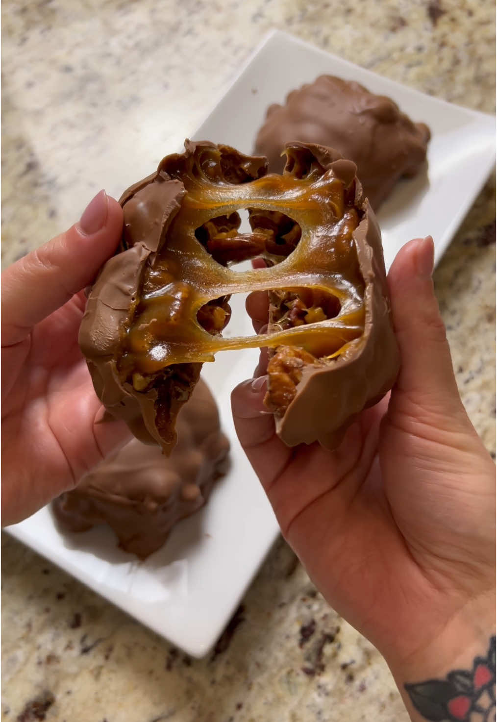 Sound on for that asmr chocolate crack 🤤🔊 Check out my other video for how to make these massive turtles chocolates 🙌  #chocolate #yum #dessert #caramel #Recipe #asmr