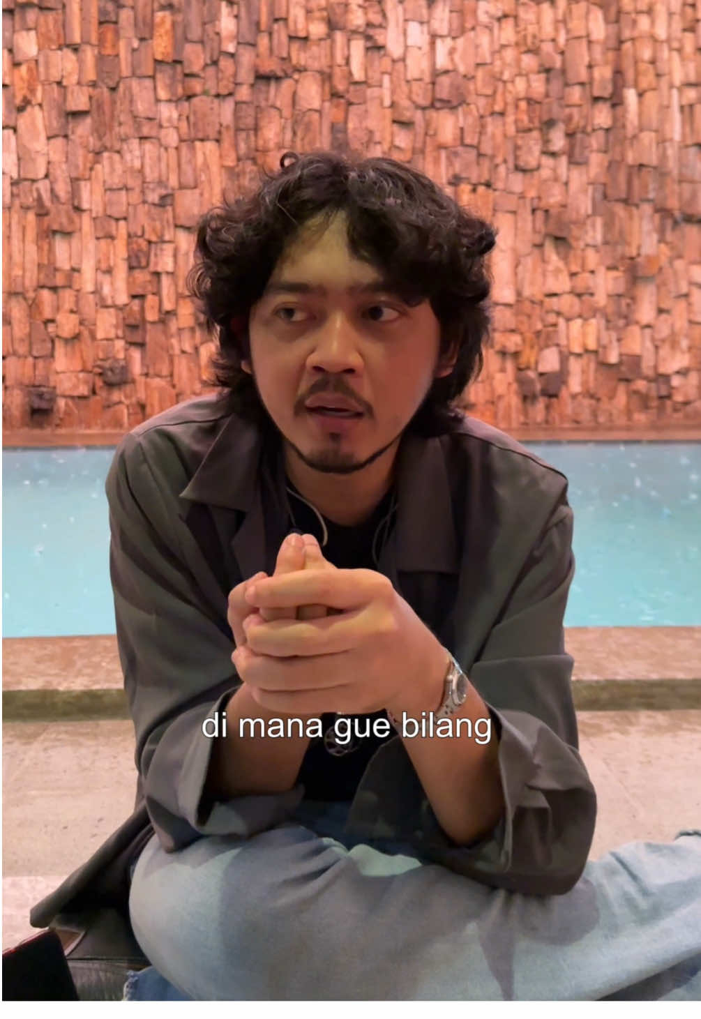 interview kecil-kecilan sama mas pam tadi sore soal terciptanya lagu closure❤️‍🩹  Menurut kalian closure itu perlu ga sih?  #closure #solipsism #interview #Relationship 