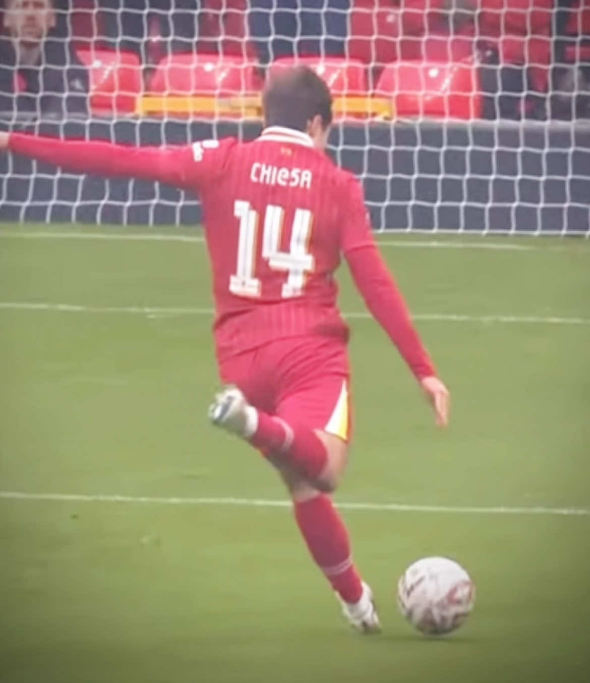 What a player 🤩 | #mostlyreds #fyp #viral #plsfyp #plsgoviral #viralpls #fyppppppppppppppppppppppp #fyppp #prem #footy #liverpool #chiesa #goal 