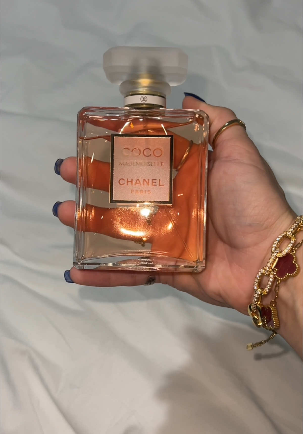 Unboxing something special from @chanel.beauty thank you so much for sending me the iconic Coco Mademoiselle—it smells absolutely divine! #ChanelGifted #CocoMademoiselle #LuxuryPerfume #ChanelBeauty #PerfumeGoals #UnboxingMoment