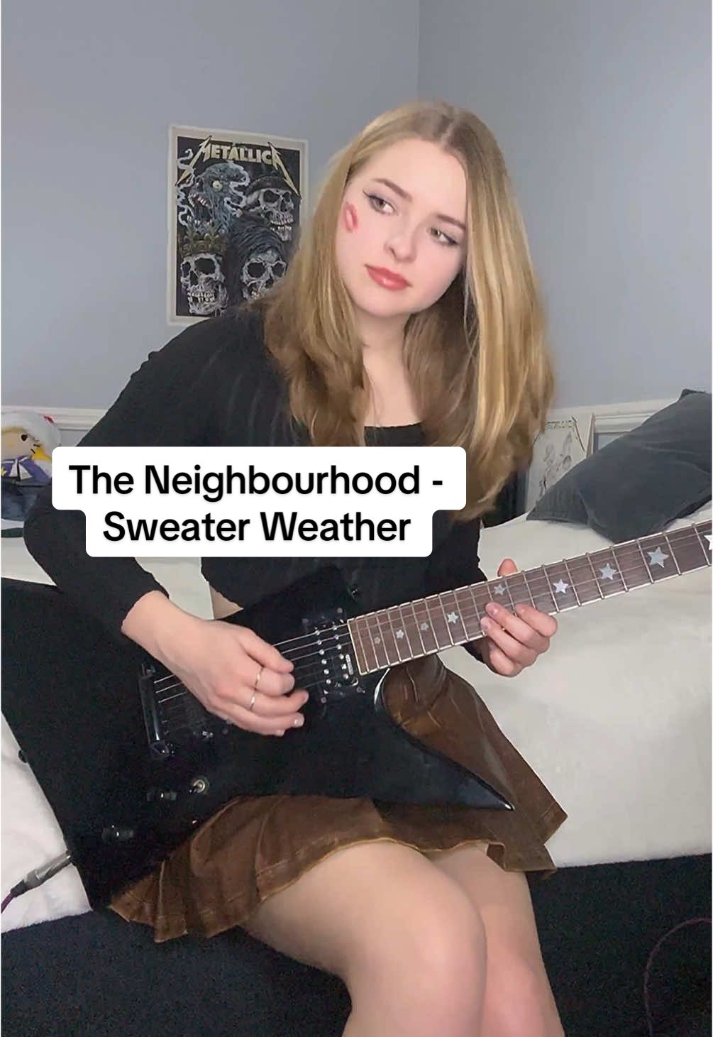 I hate the beach but I stand in California #guitarcover #theneighbourhood #tashha_s 