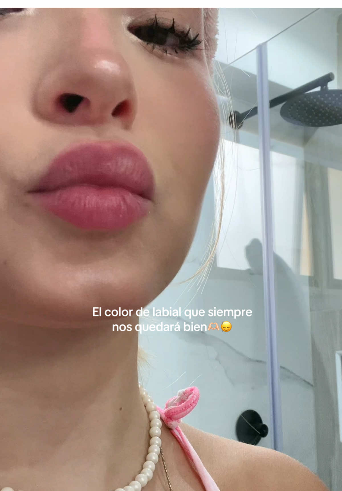 Pero siempre me pongo tinta y gloss es inevitable jajaja #girls 