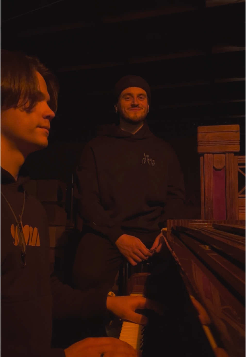 |вголос про любов| разом з @SAX_Roman_Debrin #schmalgauzen #theatre #song #Lifestyle 