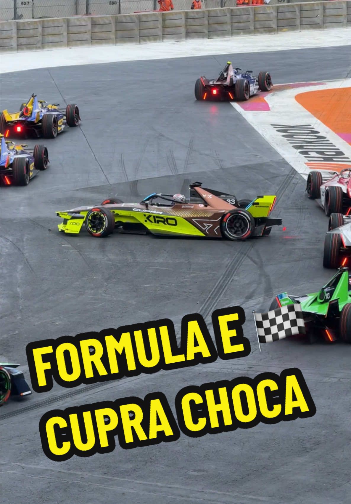 Cupra choca en la primera vuelta de La #formulae 🏁 #fia #formulae2025 #formulaemexicocity 