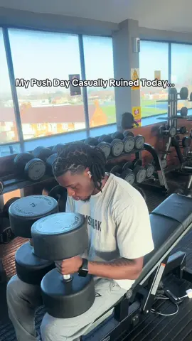 Why’s it always me💔 was perfectly fine for the first 3 sets😓#GymTok #gymmemes #fyp #gymfail     