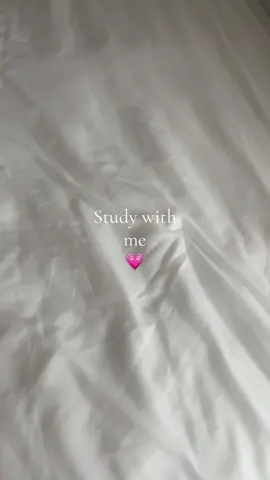 Study with me 💗 #fyp #fypシ #fypシ゚viral #study #studytok #studywithme #studymotivation #studying #studyingmotivation #aesthetic #pink #studytime 