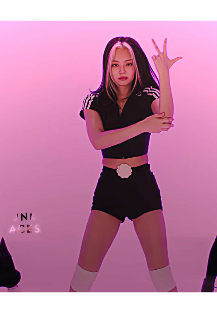 #JENNIE | Old trend with new transition idea!🤩 { #jennieedit #jenniekim링크 #kpop #fyp #foryou #viral #rubyygrp #aeygrpッ }