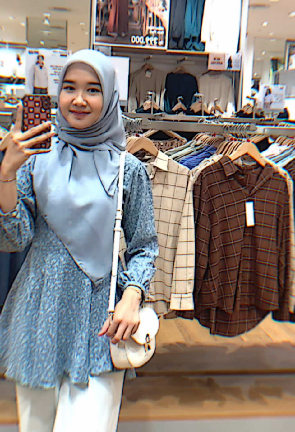 Spalspill outfit udah ada kerkun ini semua ya guys  @Y O G A N   #JJCapCut #blouse #outfitideas #outfitinspo #maasyaaallahtabarakallah #taswanita 