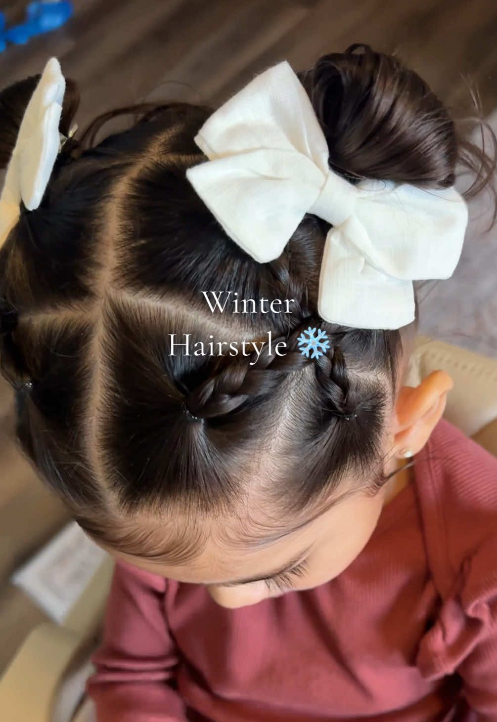 Winter Hairstyle ❄️  New hairstyle added to our rotation🤍  • • • • #toddlerhairstyles #easyhairstyles #toddlereasyhairstyles #hairstyle #hairstylesideas #hair #easy #cutehairstyles #cute #toddler #girlmom #toddlermoms #musttry #ideas #foryourpage #girlythings #bows #girly #daughter 