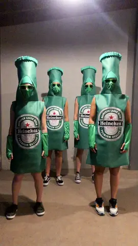 wer braucht ein Sixpack?🍻 #karneval #costumes #kostümidee #gruppenkostüm #karneval2025 #funnyvideos 