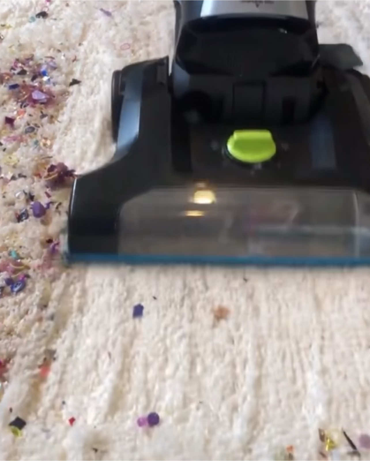 Vacuum Sensation #vacuumasmr #fyp #vacuum #oddlysatisfying #bissellvacuum #asmr #carpetcleaning #henryhooverclean #naturalfluff #carpetlines 