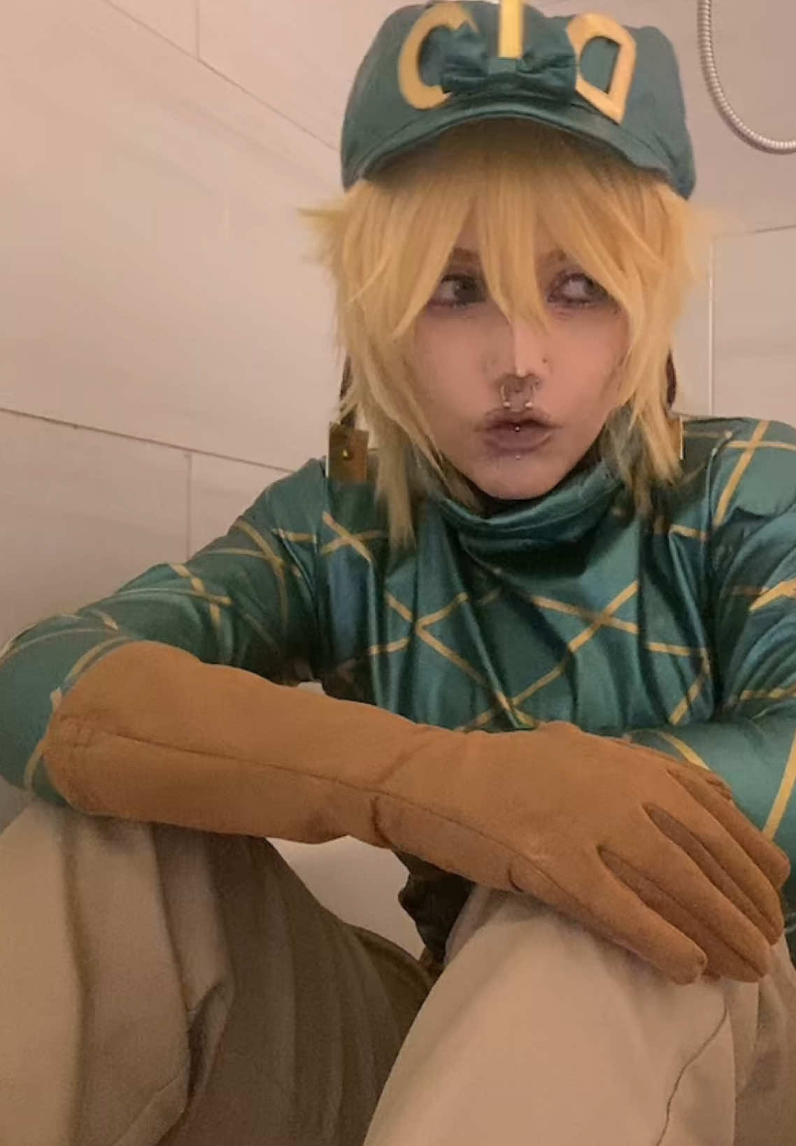 i am sitting in the shower.. #diegobrando #diegobrandocosplay #sbrcosplay #steelballrun #jjba #jojosbizarreadventure #jjbacosplay 