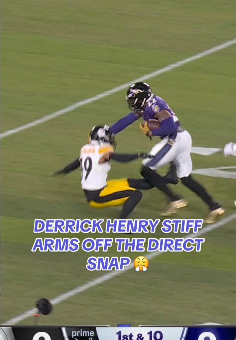 nothing getting in his way 😳 #derrickhenry #baltimore #ravens #nfl #NFLPlayoffs 