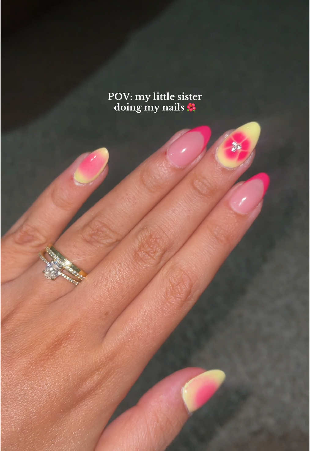 Pov: my little sister doing my nails 🌺 #nails #nailinspo #newnails #summernails #nailart #nailtok #nailtutorial #nailsoftiktok #honeymoon #nailtiktok