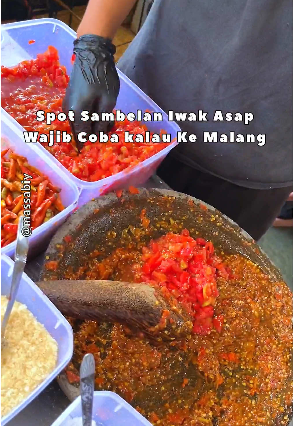 Wajib cobain sambelan ikan asap yang super nampol, enak dan dijamin nagih #kuliner #malang #kulinermalang #ikanasap #sambel #segosambel #sambelanmegilan 