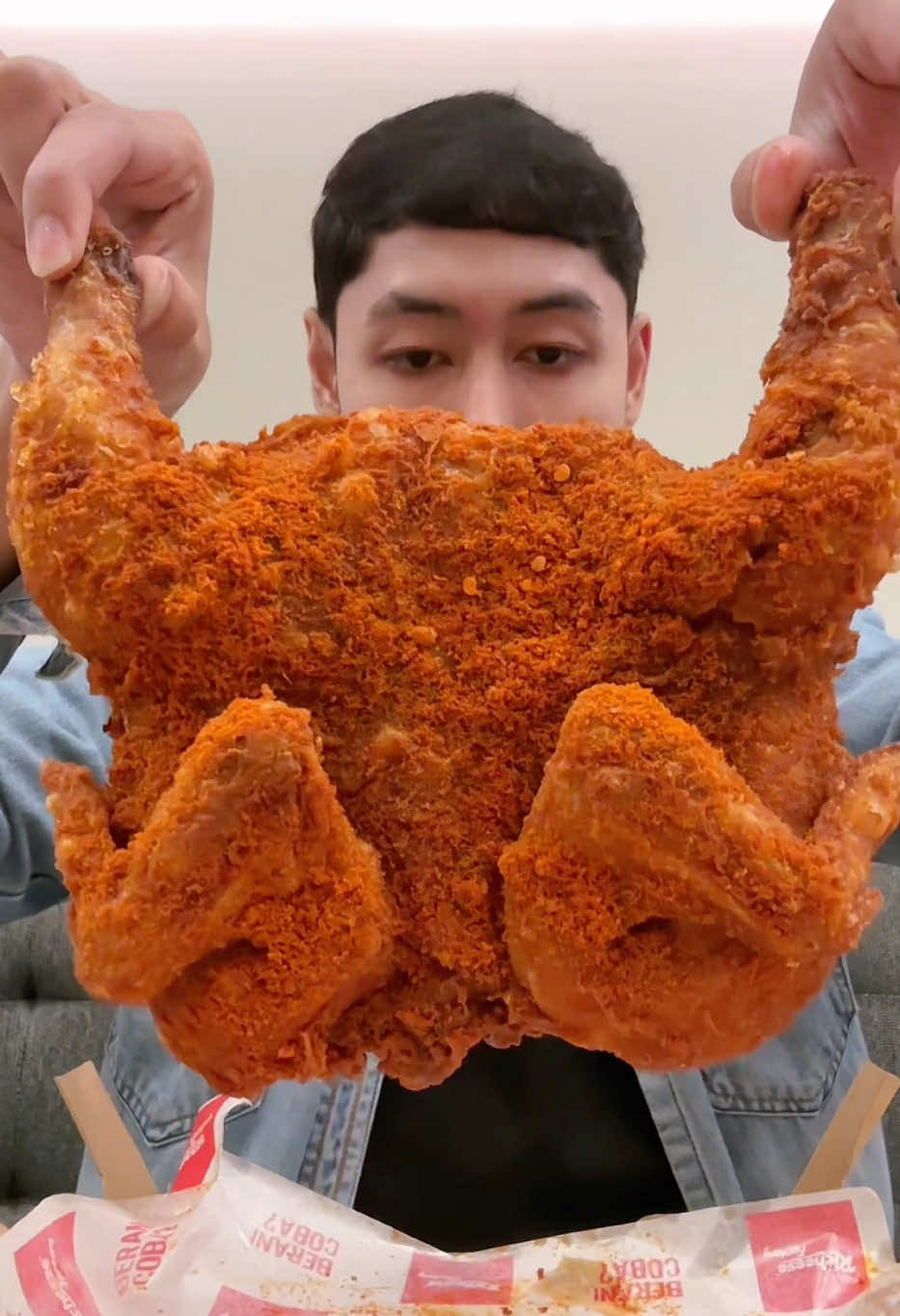 Mukbang ayam satu ekor richeese lagi, udah puluhan kali aku makan ayam viral satu ekor richeese ini, gak pernah bosen, ikutin HACKS makan ayam richeese 1 ekor dari aku supaya untung dan puas, ini aja aku lagi dapet promo richeese jadi murah dan worth it, tonton sampai habis, kamu wajib coba!!! #mukbang #ayamsatuekor #richeesefactory #spicychicken #richeese1ekor #ayamricheese #kulinertiktok #gakdingintetepseger 