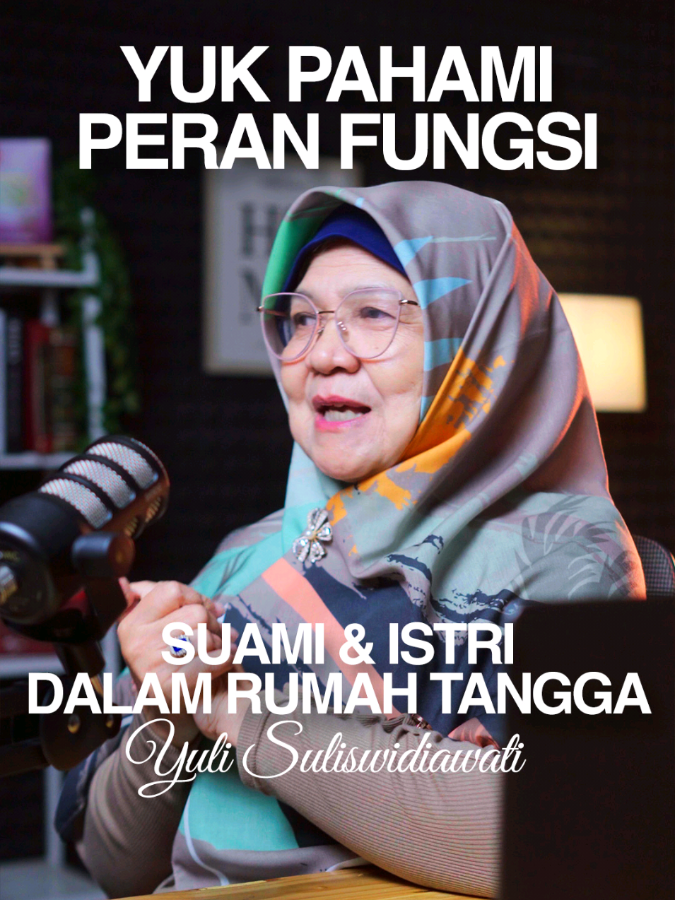 YUK PAHAMI PERAN FUNGSI SUAMI & ISTRI DALAM RUMAH TANGGA Membangun rumah tangga yg harmonis merupakan dambaan setiap pasangan yang memutuskan untuk membina rumah tangga. Dalam perjalanan hidup bersama, diperlukan pemahaman, komunikasi yang baik, serta kesediaan untuk saling mendukung. Kita juga memahami bahwa rumah tangga bukan hanya tempat tinggal, tetapi juga sebuah institusi yang dibangun atas dasar cinta, kasih sayang, dan tanggung jawab. Pentingnya peran suami istri sangat besar, karena kedua belah pihak memiliki hak dan kewajiban yang saling melengkapi untuk menciptakan kehidupan keluarga yang harmonis.  #parenting #tipsparentinganak #keluargabahagia #keluargaislami #selfhealing #traumahealing #bullyying #depththerapist #bahagiadengandepth