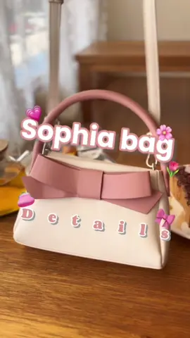Look how cute this sophia bag is 😍👛 #fyp #agefree #taswanita #slingbag #belilokal #taslokal #aesthetic #viraltiktok