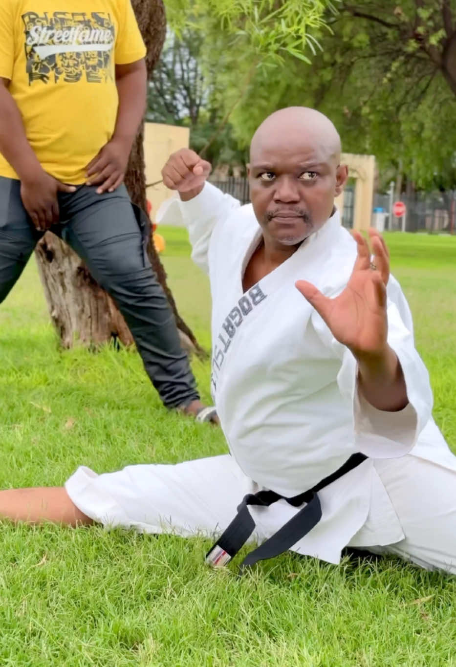 Chuck Norris from Africa 😂 Mzansi Comedy #funny #fouryou #comedyvideo #mzansicomedy #karate #chucknorris #selfdefense #martialarts #tiktoksa #deoriginalcareless #january2025 #newyear2025 #fyp #foryoupage❤️❤️ 