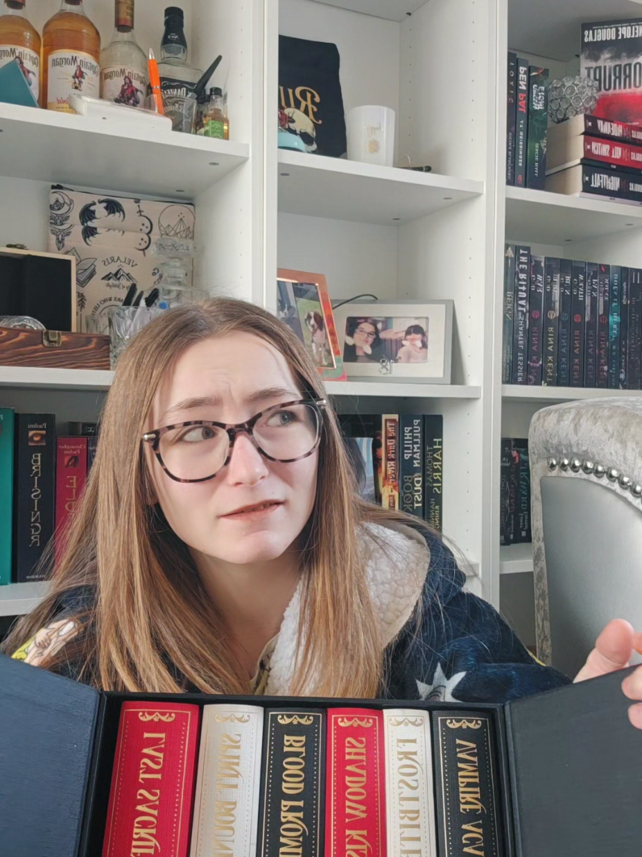 Vampire Academy Annotated Special Editions from Litjoy!✨️📚 (First upload of me talking bookish things🤭) @LitJoy Crate  #YA #fyp #vampire #romantasy #fantasy #BookTok #vampireacademy #richellemead #booktokuk #reading #bookreview #specialedition #booktalk #rosehathaway #dimitribelikov 