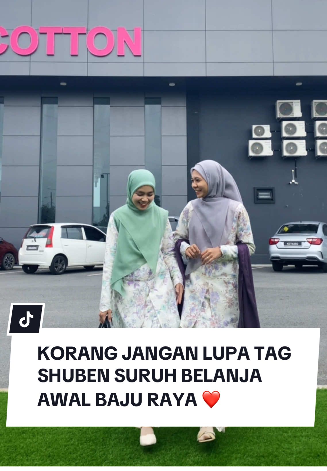 Tudia memang tak terkata cantiknya Kurung Riau Teja ni wajib grab ! Korang kena tag shuben suruh belanja awal baju raya tahun ni ❤️