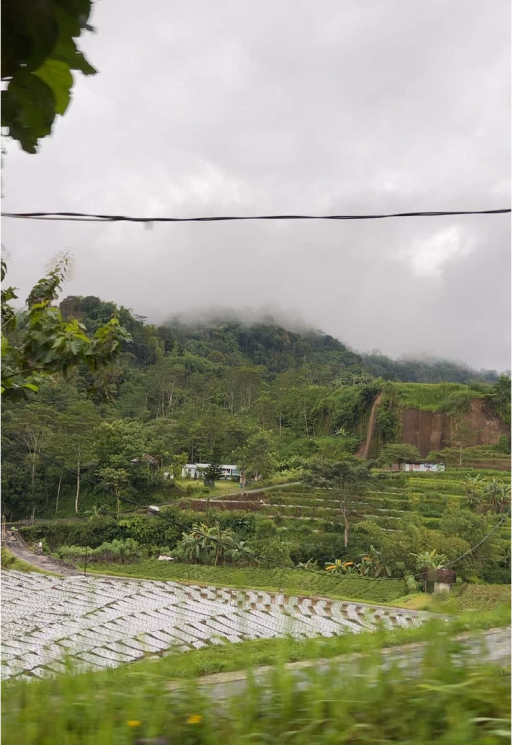 Perjuangan ke lokasi make up pengantin kuh 🥰 marai senam jantung