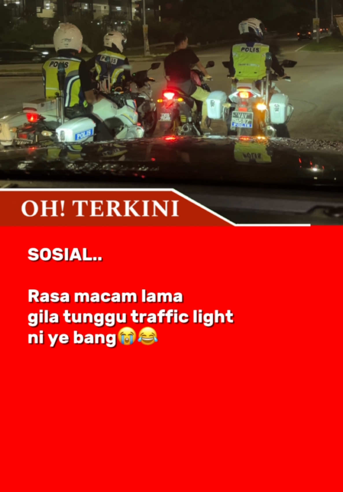 Kalo buat2 pengsan boleh ke? 😅😂   🎥faizranrasid #polis #traficlight #nasib 