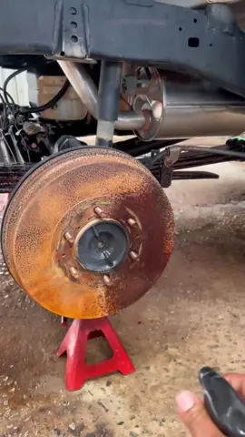 Lo masih nyari cara ribet buat bersihin mesin kendaraan lo? Udah, stop deh, jangan jadi orang bodoh. Strong Engine Degreaser jawabannya! Cukup semprot, tunggu sebentar, dan lihat sendiri kotoran, noda oli, kerak, sama karat di mesin lo hilang tanpa perlu buka-buka mesin. Gak perlu keluarin waktu berjam-jam atau uang banyak buat bersihin mesin lo. Dengan Strong Engine Degreaser, lo bisa hemat waktu dan tenaga, mesin lo langsung kinclong lagi dalam hitungan menit! Yang lebih keren lagi, formula ini gak bakal bikin mesin lo berkarat, bro! Punya pH normal yang aman buat kendaraan lo, jadi gak usah khawatir cat atau bagian mesin bakal rusak. Gak kayak produk lain yang ninggalin bercak putih, Strong Engine Degreaser ini gak ninggalin noda apa pun! Mesin lo jadi bersih dan awet, tanpa drama. Jadi, gak usah mikir lama, langsung aja klik dan checkout di keranjang kuning bawah. Mesin lo bakal tetap kinclong dan awet tanpa ribet dan tanpa biaya mahal! #enginedegreaser #enginedegreasing #enginedegreaserviral #penghilangkerak #penghilangkerakviral #penghilangkerakmotor #pengkilapmotor #pengkilapmobil
