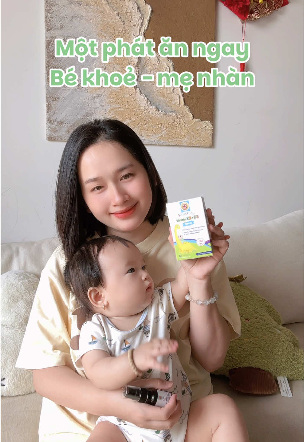 Từ khi có Whykids D3k2 dạng xịt thì nhàn hẳn các mẹ ạ. Một phát ăn ngay! #vitamin #vitamind3k2 #whykidsd3k2 